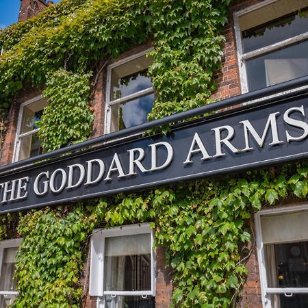 The Goddard Arms Hotel Swindon Buitenkant foto