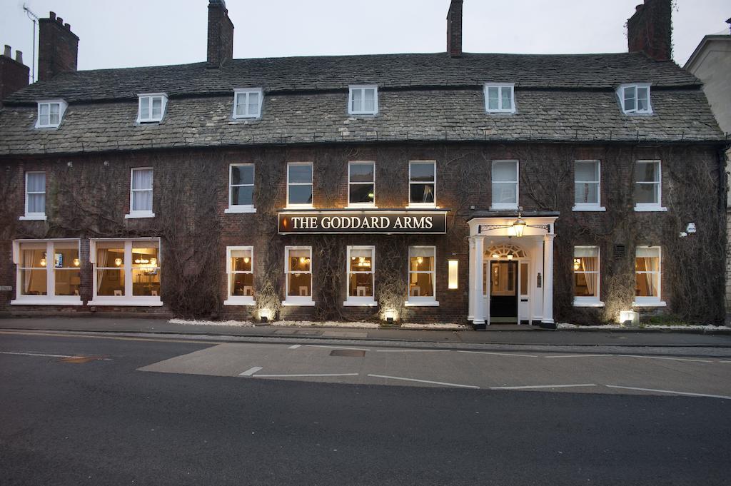 The Goddard Arms Hotel Swindon Buitenkant foto