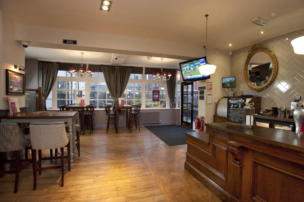 The Goddard Arms Hotel Swindon Buitenkant foto