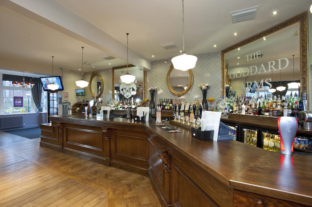 The Goddard Arms Hotel Swindon Buitenkant foto