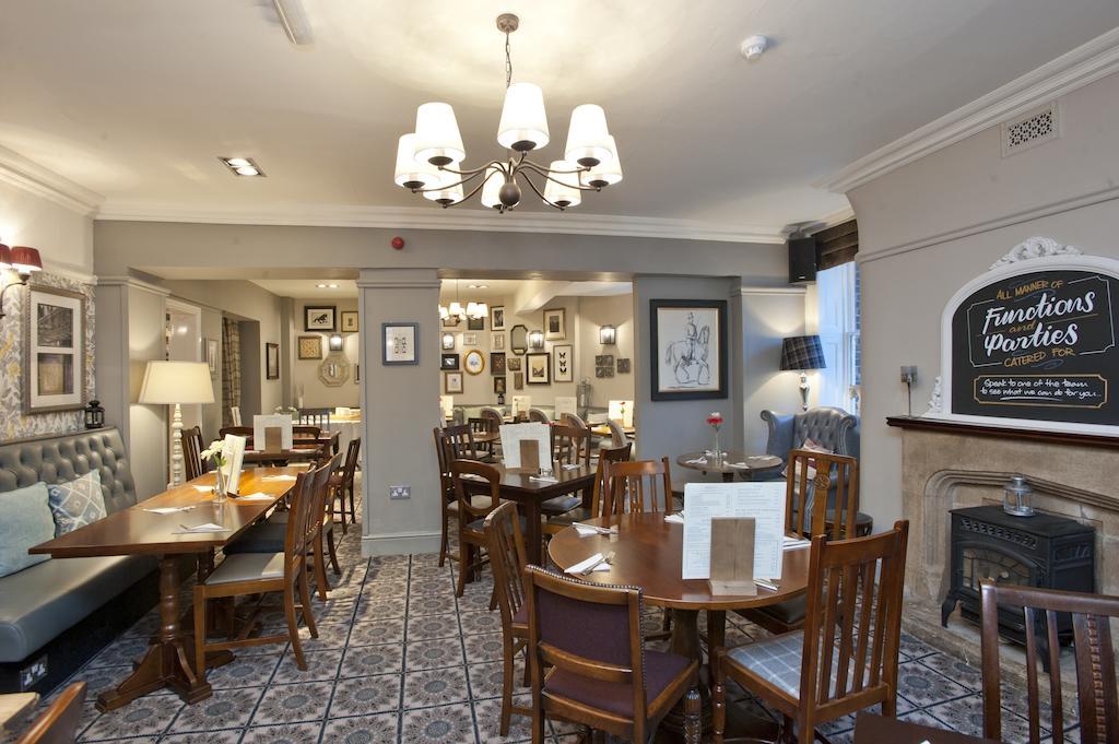 The Goddard Arms Hotel Swindon Buitenkant foto