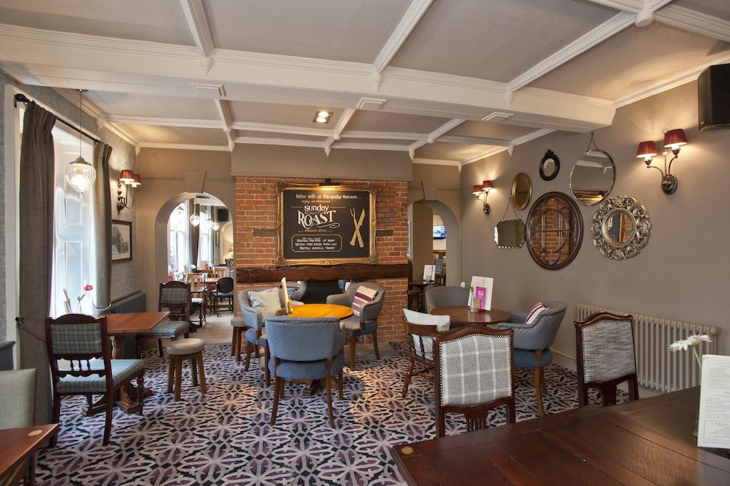 The Goddard Arms Hotel Swindon Buitenkant foto