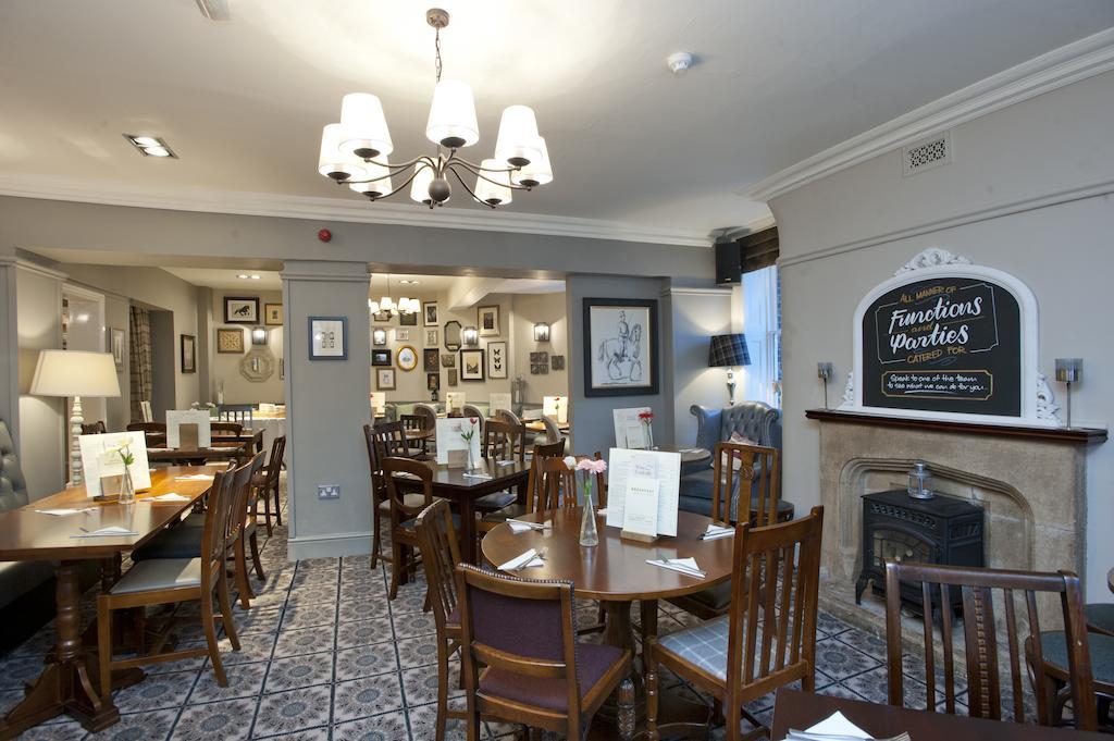 The Goddard Arms Hotel Swindon Buitenkant foto