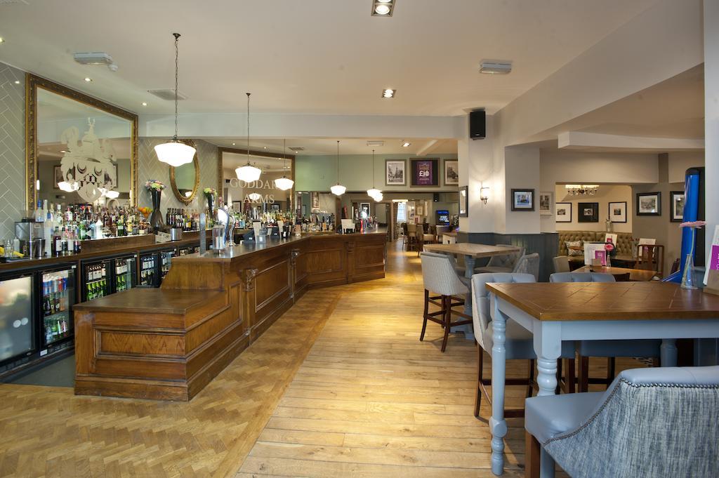 The Goddard Arms Hotel Swindon Buitenkant foto