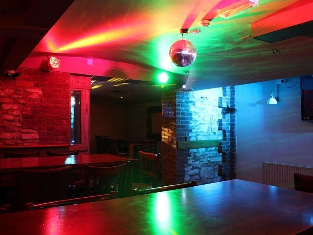 The Goddard Arms Hotel Swindon Buitenkant foto